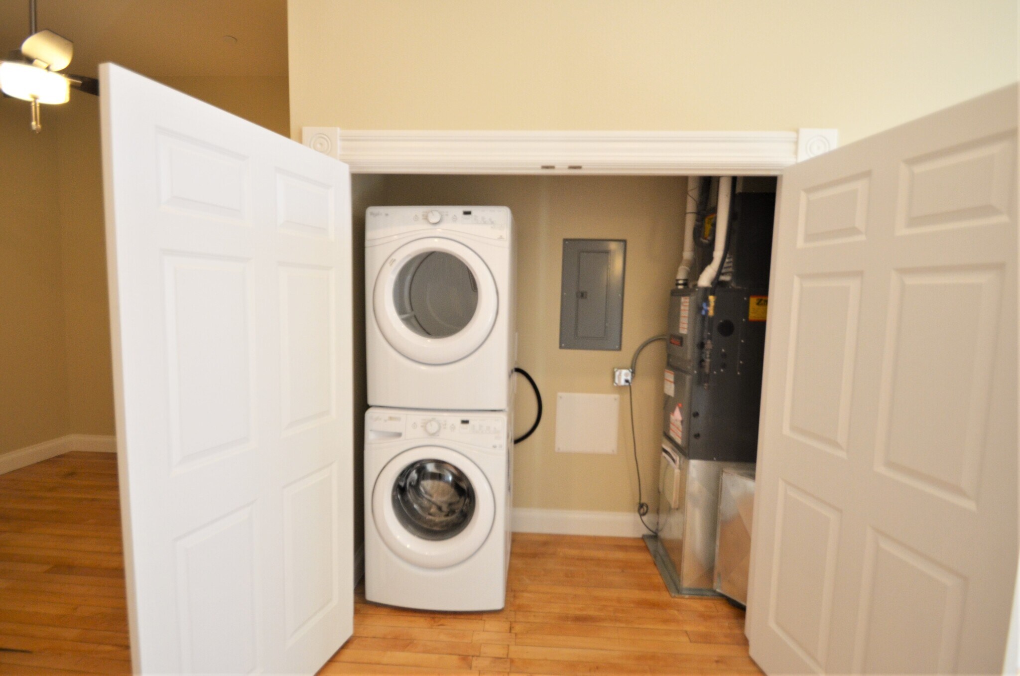In-Unit Washer & Dryer - 207 4th St S