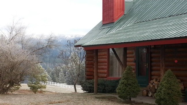 Building Photo - 465 Blackthorne Rd