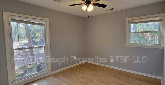 Building Photo - 1702 Wandering Way