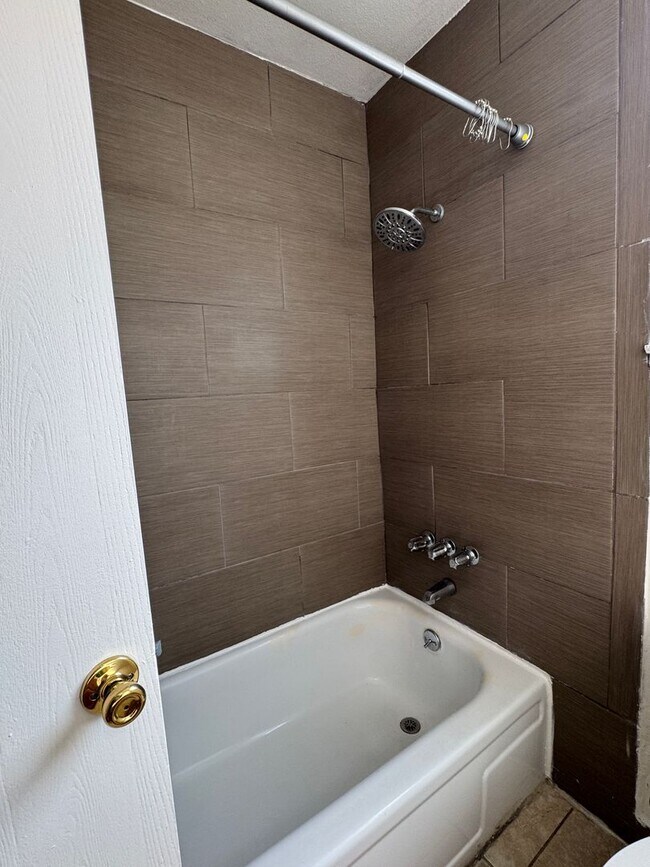 Building Photo - 8213 Diana Marie Dr