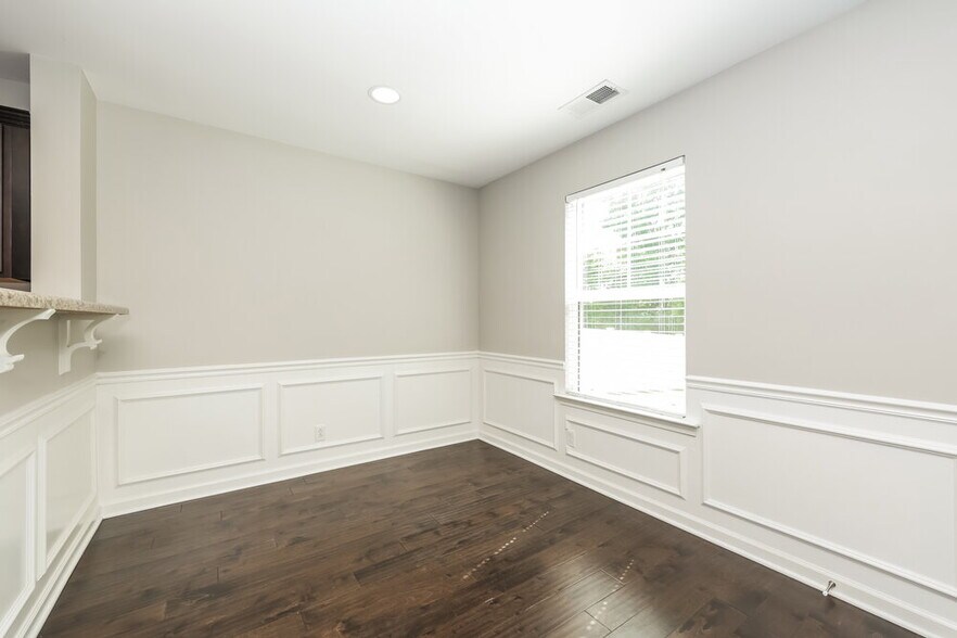 Building Photo - 2627 Salem Glen Xing