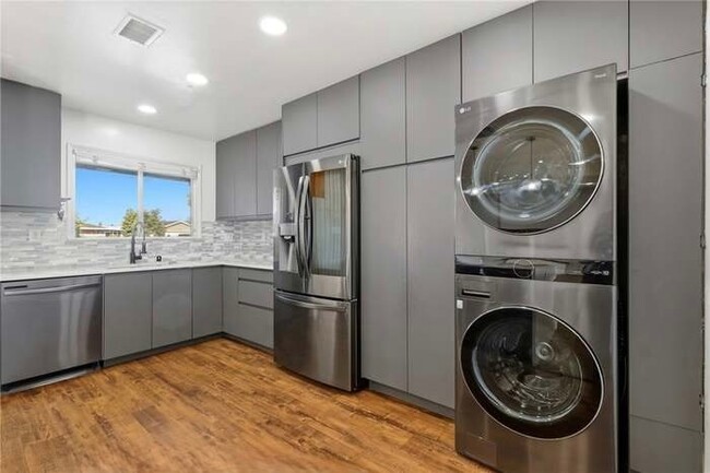 Building Photo - 8291 San Helice Cir