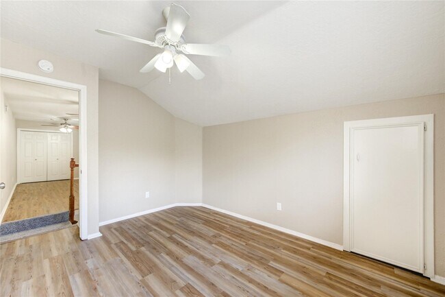 Building Photo - 5255 Beaverbrook Dr