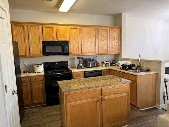 Building Photo - 997 Pierce Brennen Dr NE