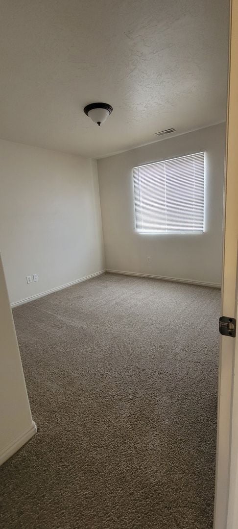 Building Photo - Charming 3-bedroom Home in the Heart of Cedar City