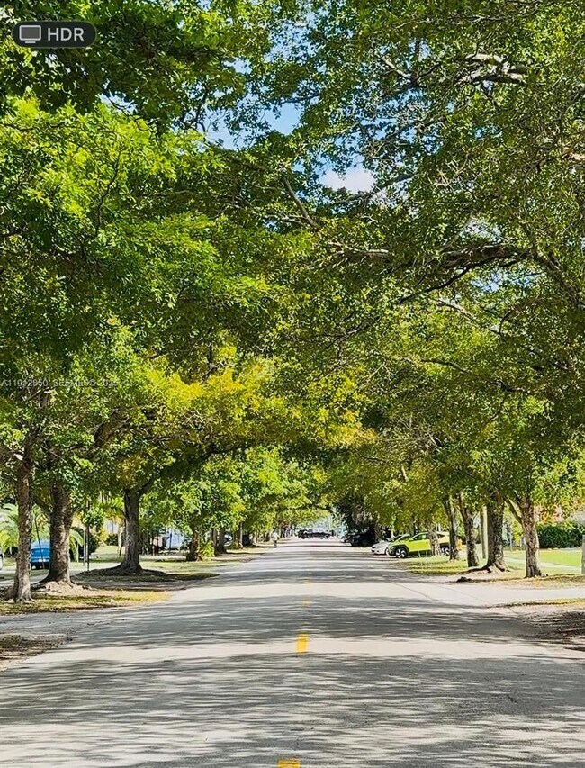 Building Photo - 1401 NE 191st St