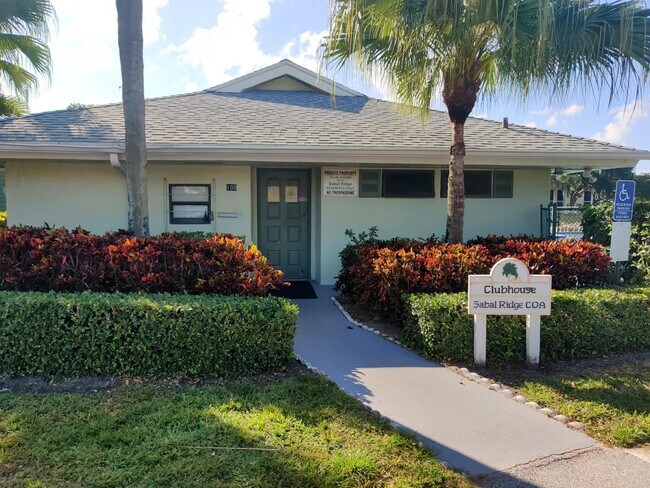 Building Photo - 701-701 Sabal Ridge Cir