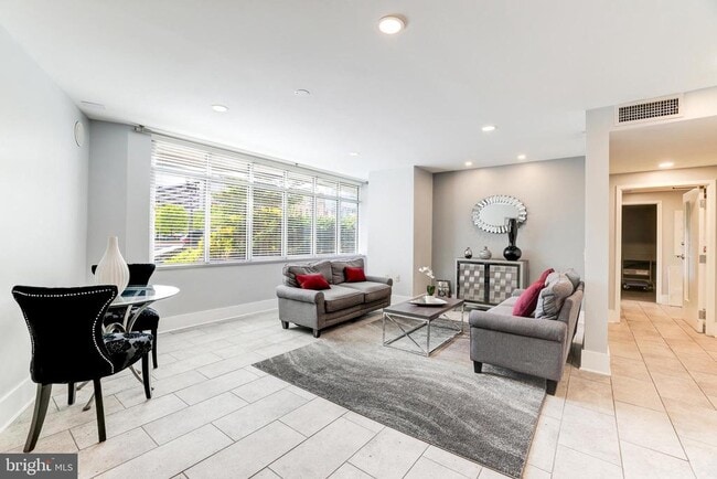 Building Photo - 555 Massachusetts Ave NW