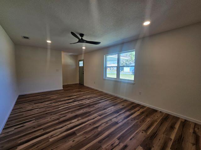 Building Photo - 600 Burgundy Ln