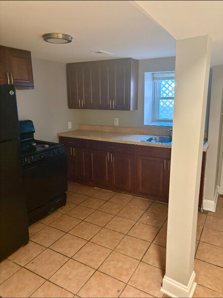 Building Photo - 7249 S Ridgeland Ave