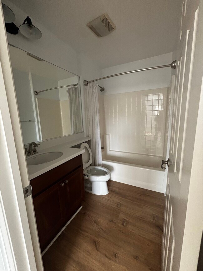 Building Photo - 2727 Bellezza Dr