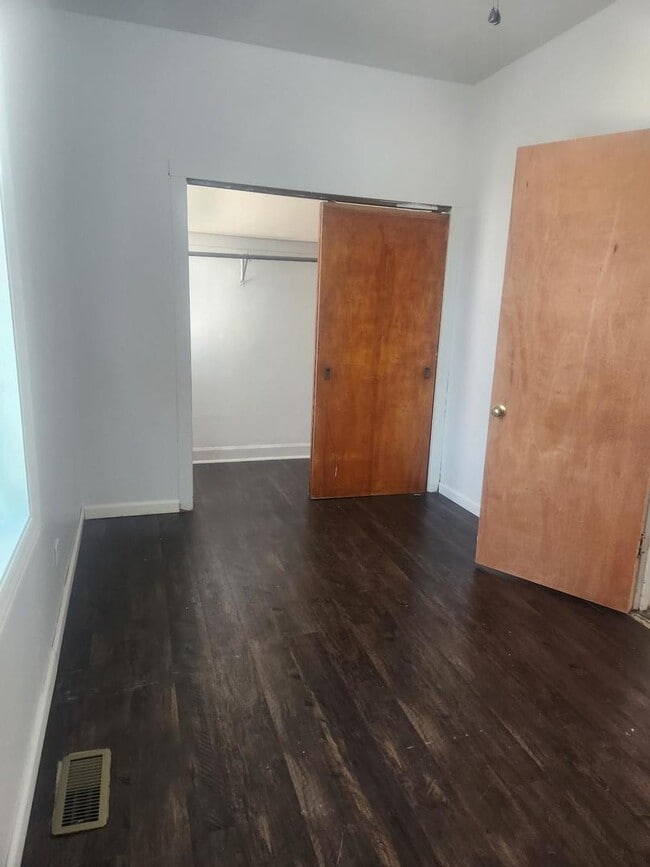 Building Photo - 1630 S 59th Ct
