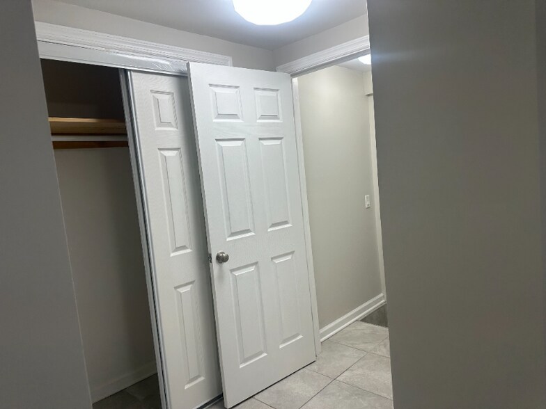 Building Photo - 9 Bentley Ave