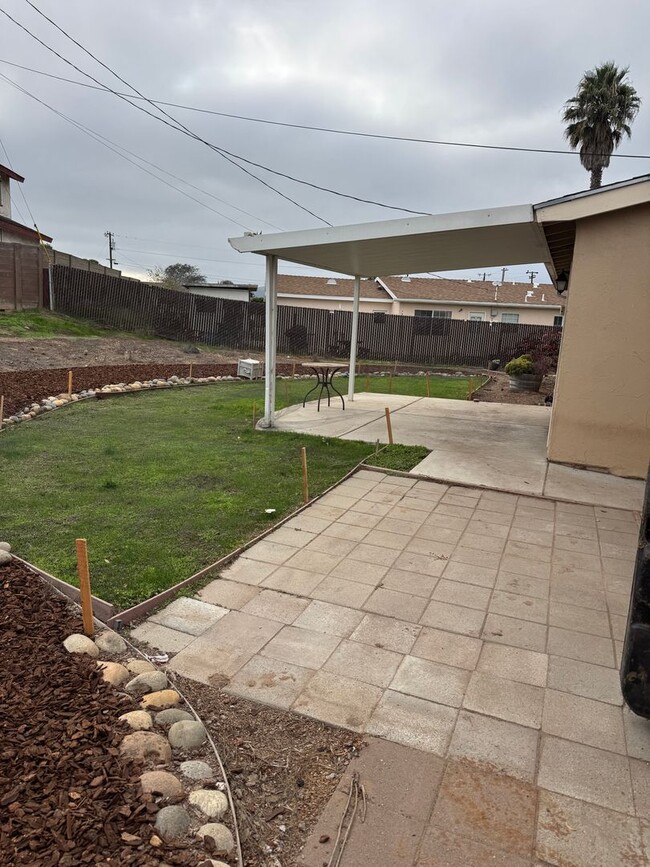 Building Photo - Orcutt Single Story Updated Home is Pet Friendly With Easy Access to 135/VSFB