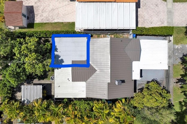 Building Photo - 1169 SW 23rd Ave