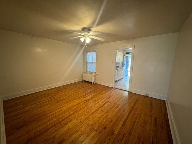 Building Photo - Updated Highland Park Townhome!