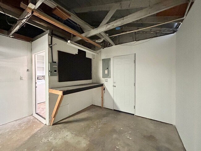 Building Photo - 210 SW 142nd Ave