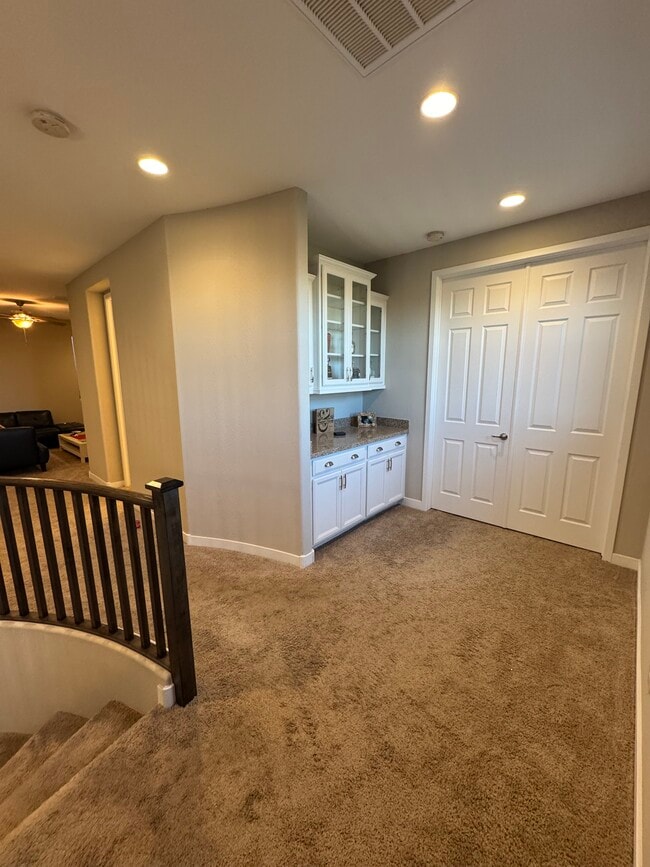 Building Photo - 1714 W Jeanine Dr