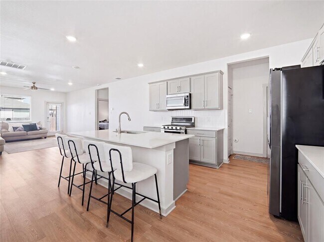 Building Photo - 515 Millbrook Blvd