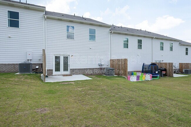 Building Photo - 3031 Greyton Dr