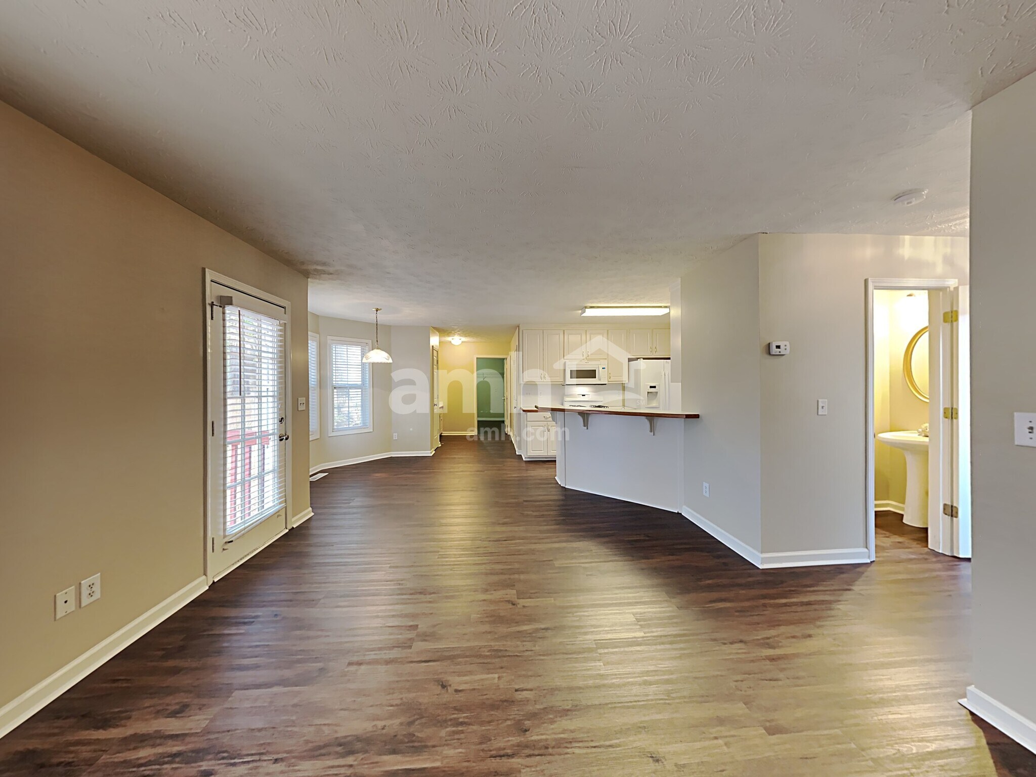 Building Photo - 682 Simon Park Cir