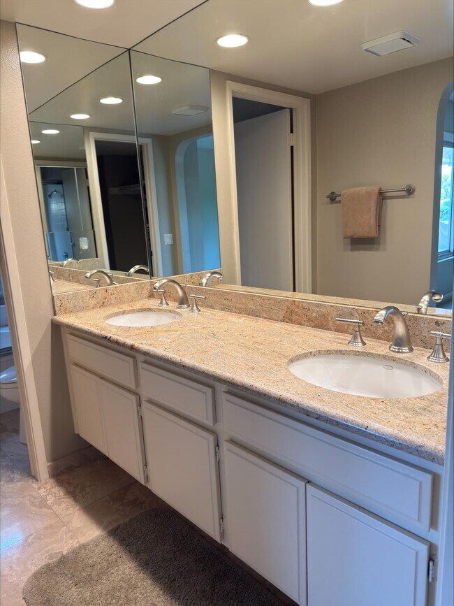 Building Photo - 44299 Capri Ct