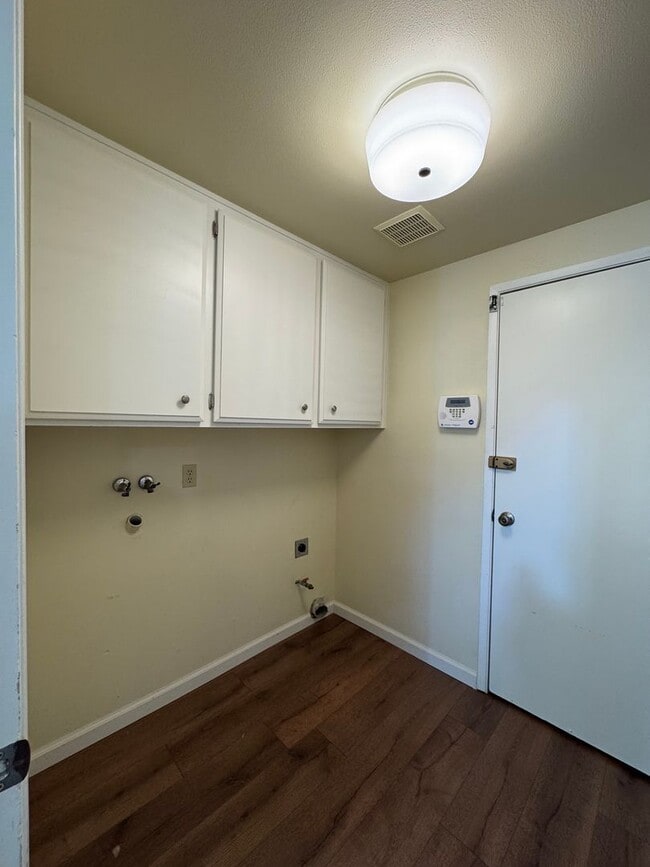 Building Photo - Coming Soon - Beautifully remodeled 5 bed/ 2.5 bath with huge backyard