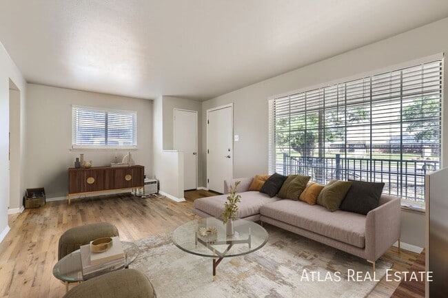 Primary Photo - 3237 Tucson St