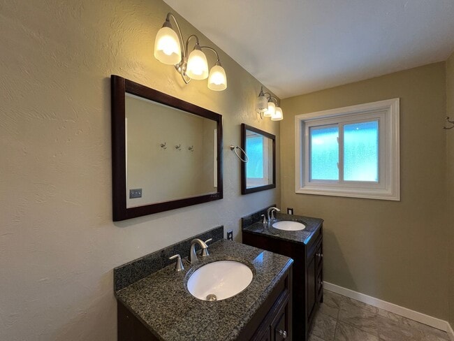 Building Photo - Elegant Four Bedroom Home