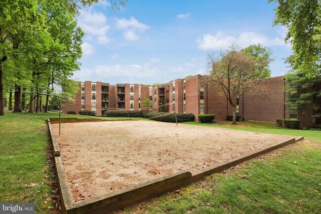 Building Photo - 3308 Woodburn Village Dr