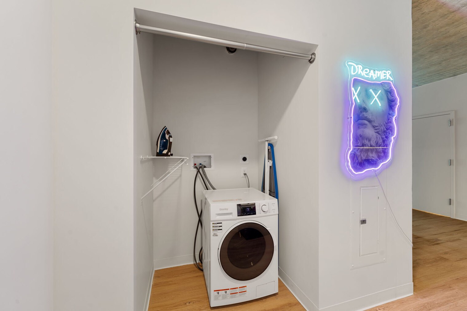 Building Photo - 633 S LaSalle St