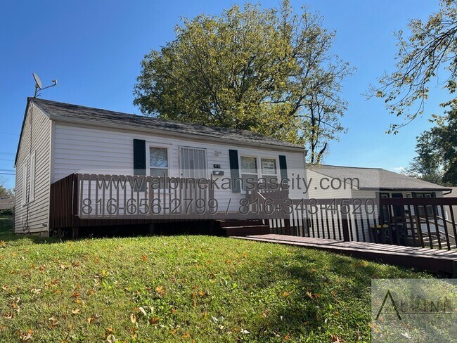 Building Photo - Section 8 OK! Garage!