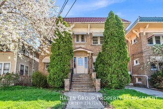 Building Photo - 1353 Phelps Ave