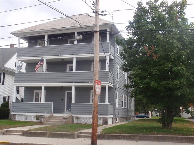Building Photo - 500 Providence St