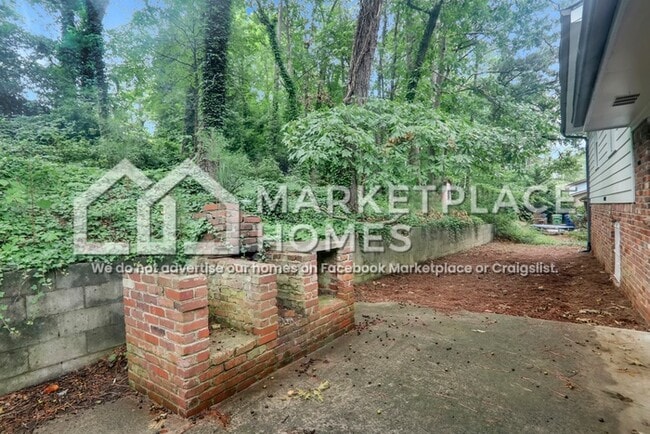 Building Photo - 4372 Greenleaf Cir SW