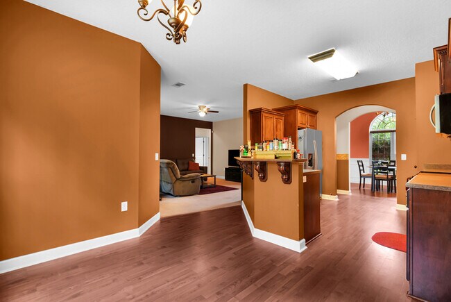 Building Photo - 68 Lincoln Way