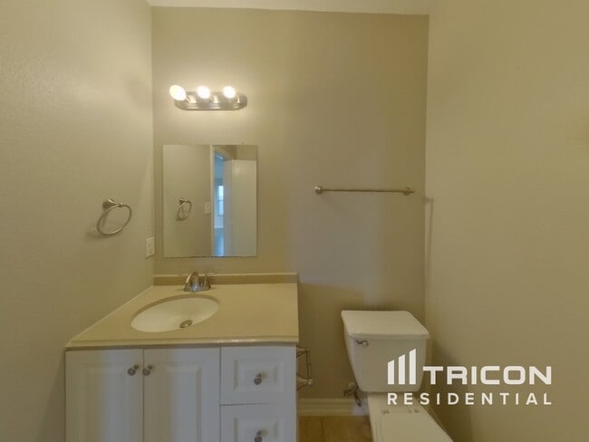 Building Photo - 12801 Carpenter Ln