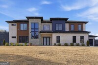 Building Photo - 556 Versailles Dr