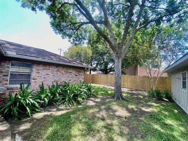 Building Photo - 2206 Tannehill Dr