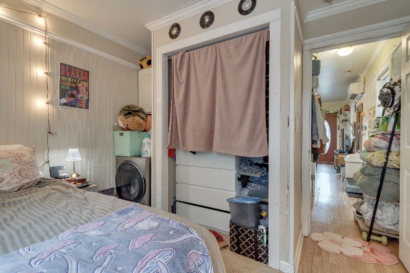 Building Photo - 624 W 7th Ave