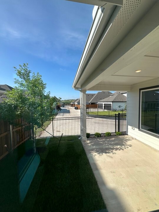 Building Photo - 13369 Hedgebrook Pl