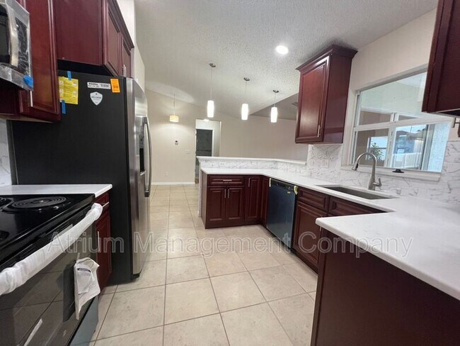 Building Photo - 3037 Bonkirk Dr