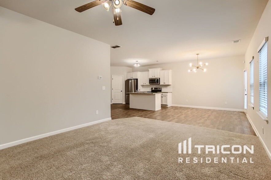Building Photo - 169 Magnaview Dr