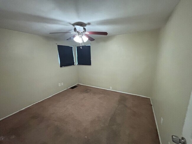 Building Photo - 3 bed/ 1 Bath Single Family Home Penn Hills