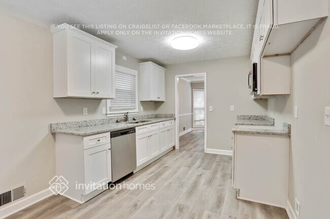 Building Photo - 643 Jason Ct