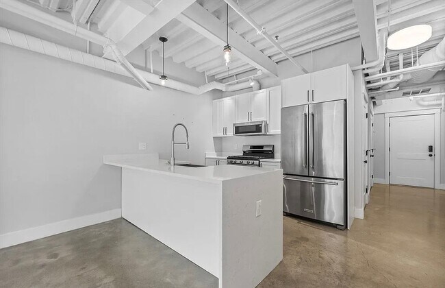 Building Photo - 305 Webster Ave