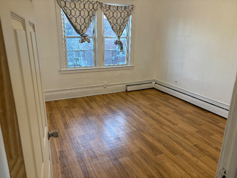 Building Photo - 0 Kensington St