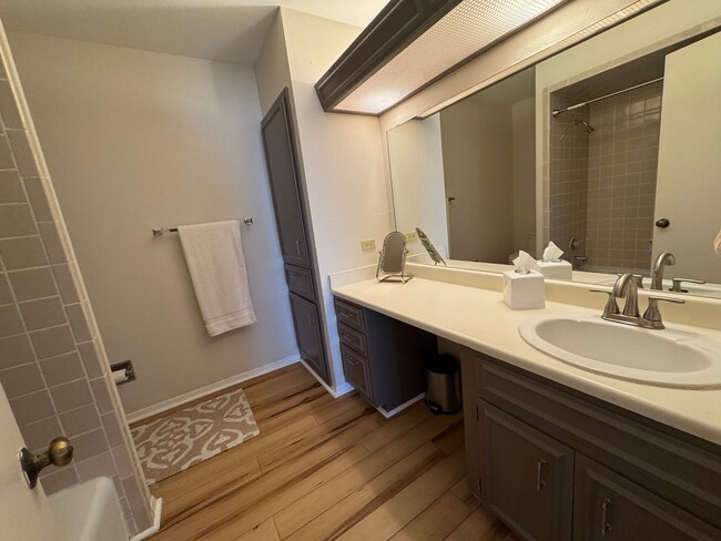 Building Photo - GREAT SPACIOUS CONDO | GATED | MEDICAL CENTER - 410 & IH10 | 3 BEDROOMS | 2 BATHROOMS