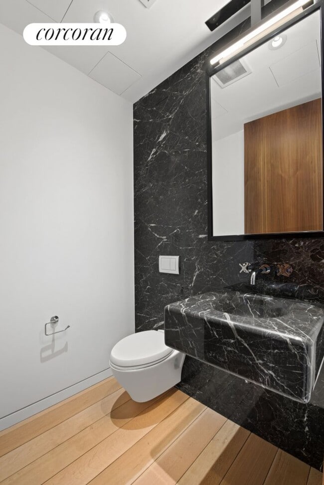 Building Photo - 27 Wooster St