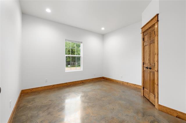 Building Photo - 512 5th St